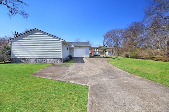 view of front facade with a front yard, crawl space, driveway, and an attached garage