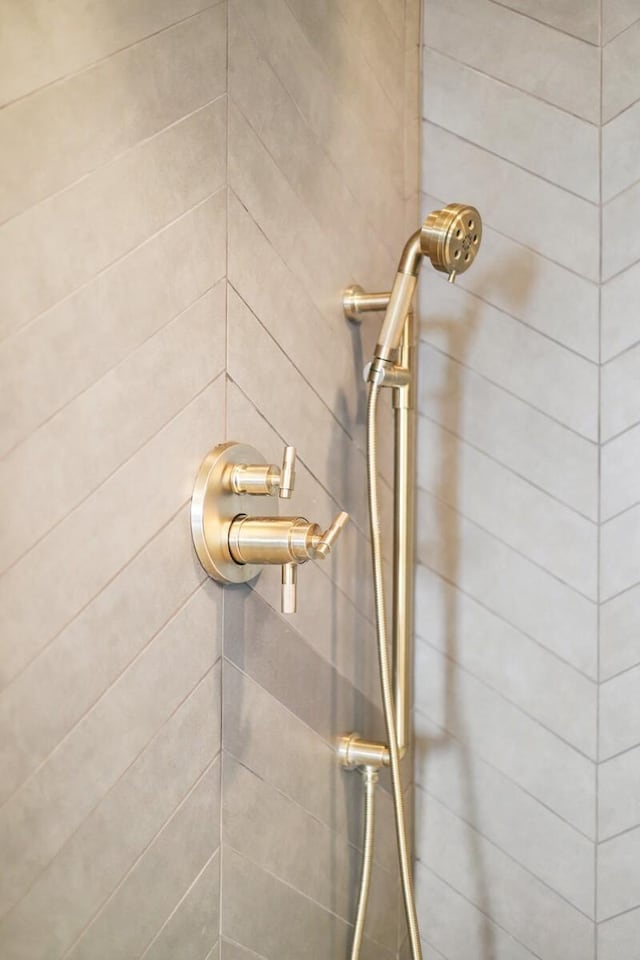 interior details with tiled shower