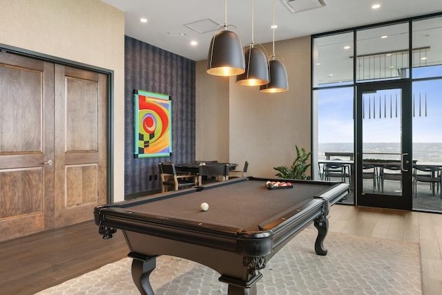 playroom featuring visible vents, wood finished floors, pool table, expansive windows, and recessed lighting