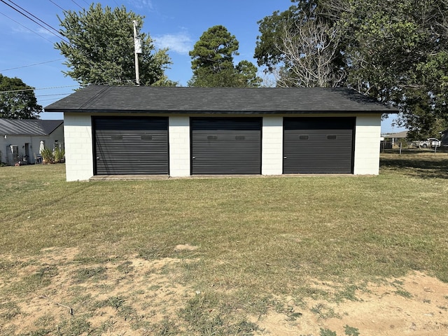 view of detached garage