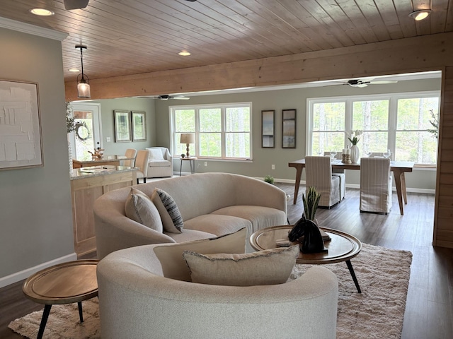living area with recessed lighting, wood finished floors, baseboards, and ceiling fan