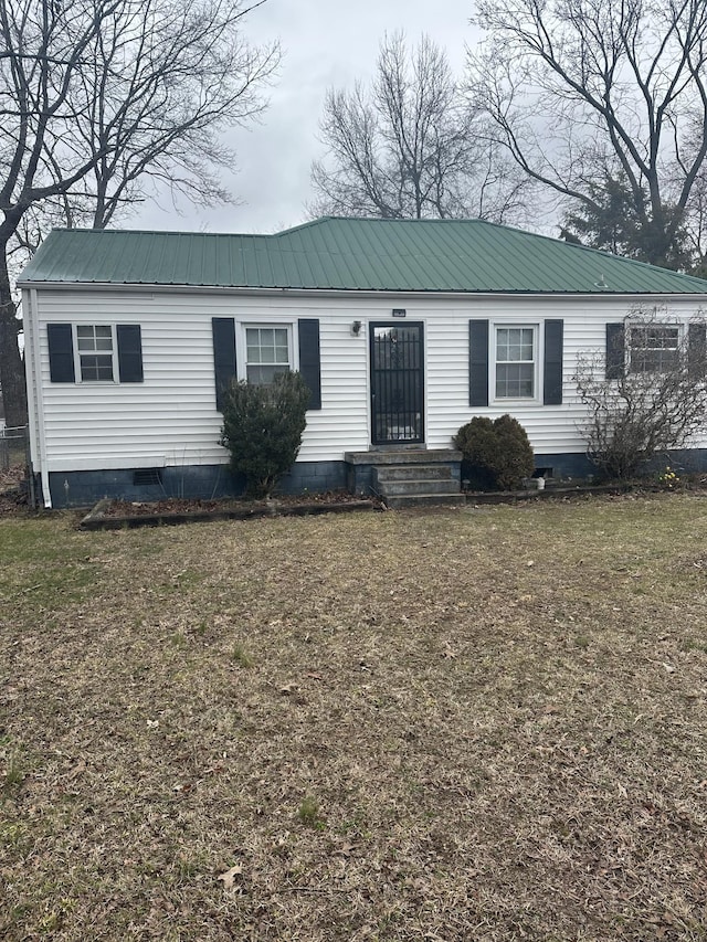 26 Central Ave, Tullahoma, TN 37388 - manufactured / mobile home featuring crawl space, metal roof, and a front yard