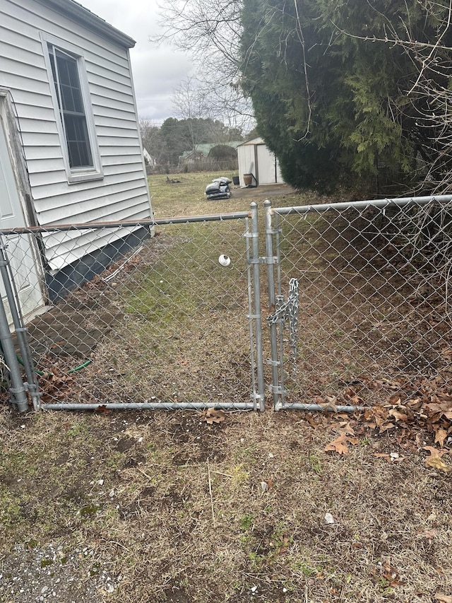 26 Central Ave, Tullahoma, TN 37388 - view of yard featuring an outdoor structure