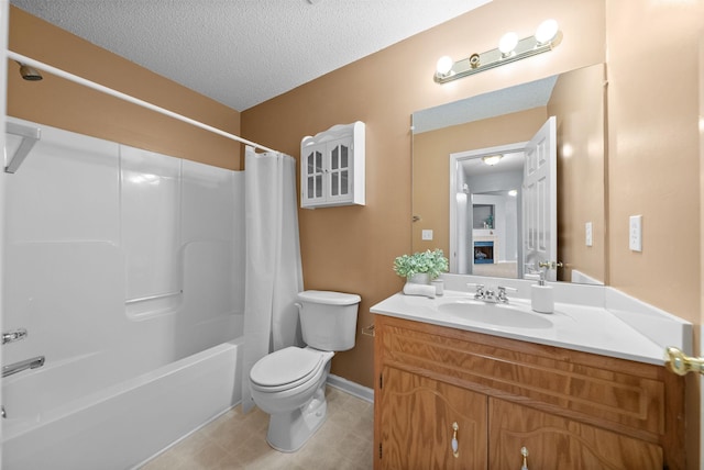 bathroom featuring toilet, shower / bath combo with shower curtain, vanity, a textured ceiling, and baseboards