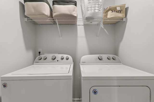 laundry room featuring laundry area and independent washer and dryer