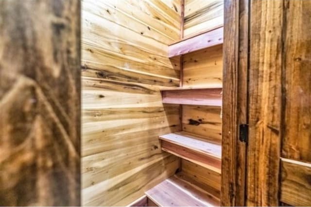 1319 Cemetery Rd, Auburn, KY 42206 - view of closet