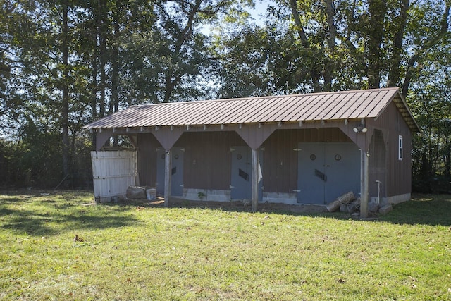 view of outbuilding featuring an outbuilding