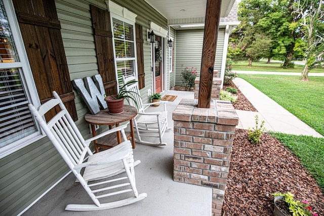 view of patio / terrace with covered porch