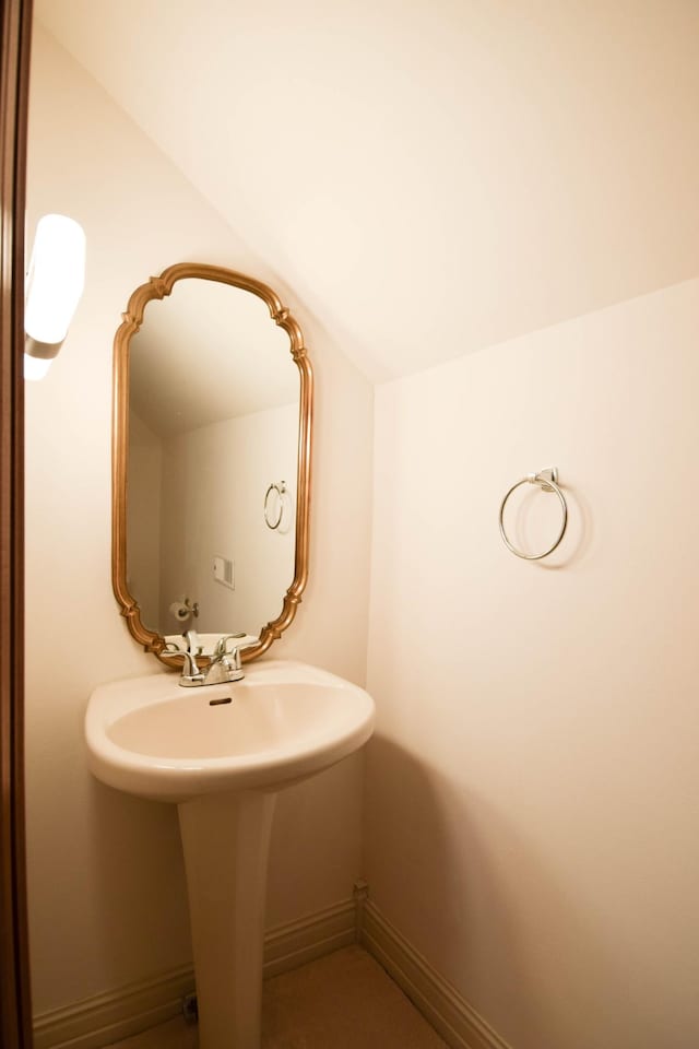 bathroom with baseboards