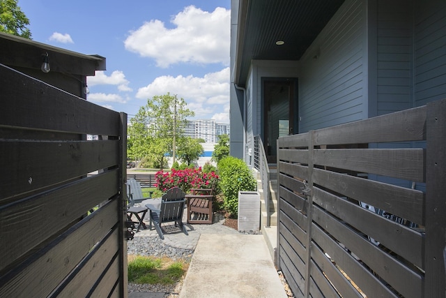 122 9th Cir S, Nashville, TN 37203 - view of patio / terrace featuring fence