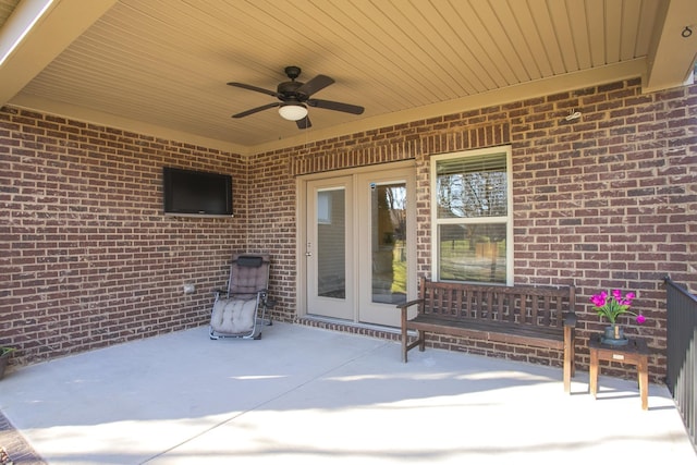 view of patio with ceiling fan