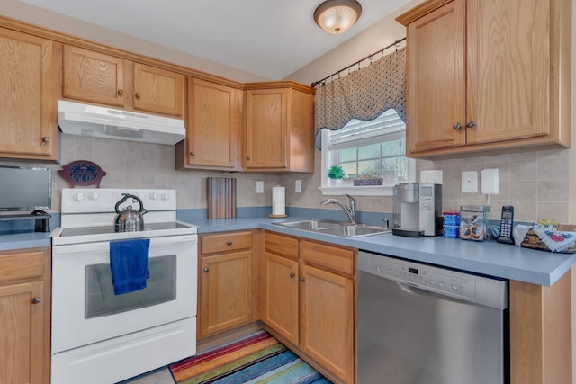 kitchen featuring tasteful backsplash, under cabinet range hood, dishwasher, electric stove, and a sink