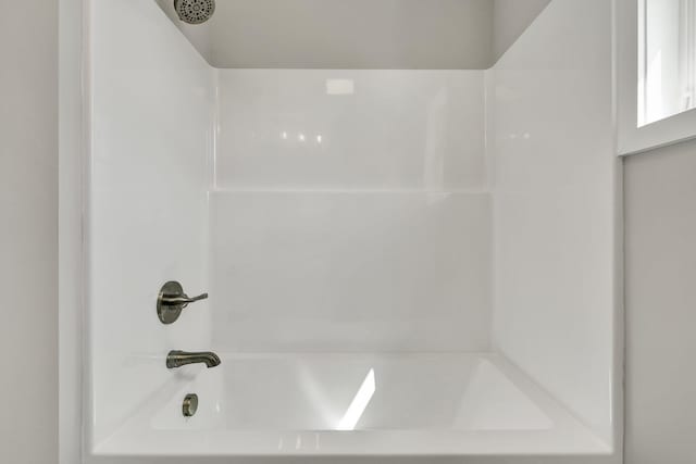 bathroom featuring shower / bathtub combination