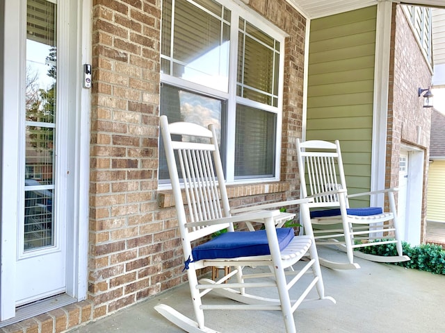 1016 Sunset Dr, Clarksville, TN 37040 - view of patio / terrace with covered porch