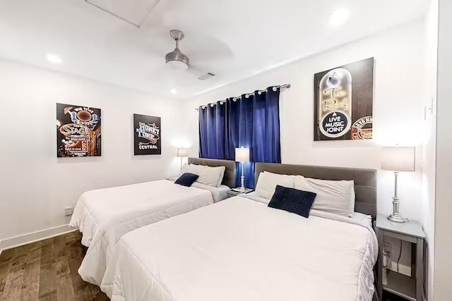 bedroom featuring visible vents, ceiling fan, baseboards, recessed lighting, and wood finished floors