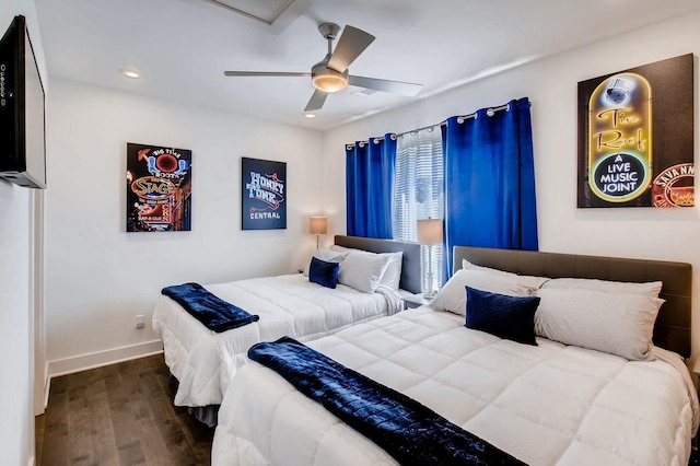 bedroom featuring recessed lighting, wood finished floors, baseboards, and ceiling fan