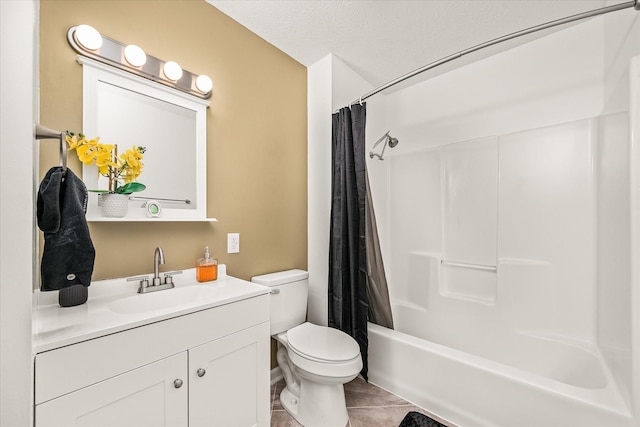 11216 Clay County Hwy, Moss, TN 38575 - full bath featuring vanity, toilet, shower / bathtub combination with curtain, and a textured ceiling