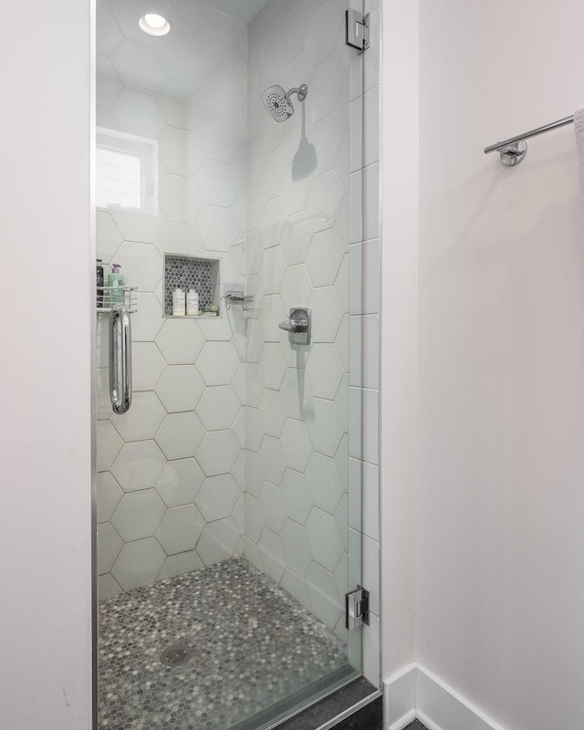 506B 36th Ave N, Nashville, TN 37209 - bathroom with a shower stall