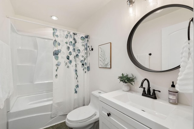753 Theta Pike, Columbia, TN 38401 - full bath featuring toilet, shower / bath combo, and vanity