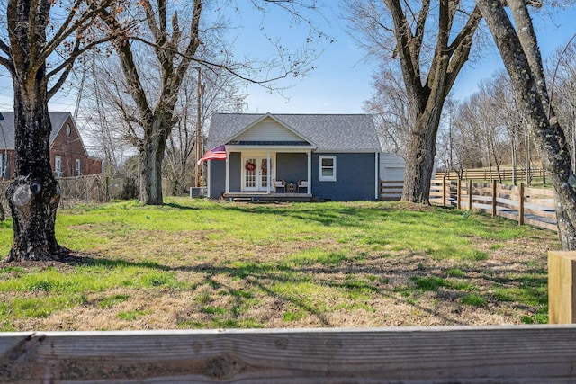 753 Theta Pike, Columbia, TN 38401 - bungalow-style house featuring french doors, a front yard, and fence