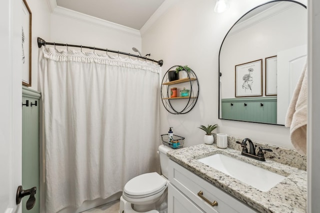 full bath with toilet, vanity, a shower with curtain, and ornamental molding