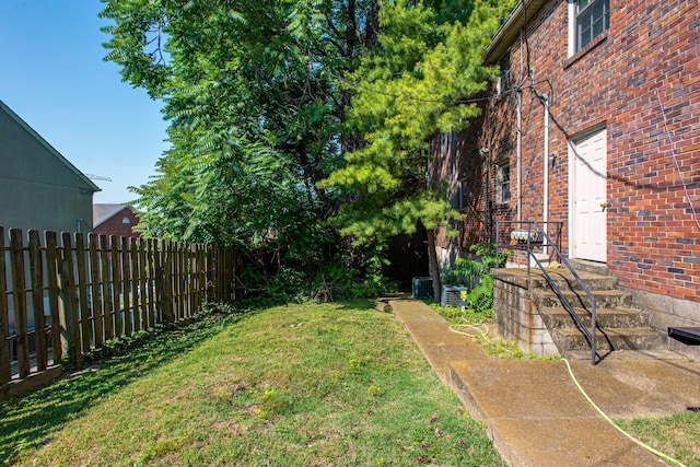 view of yard featuring fence