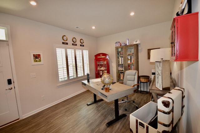 home office with recessed lighting, baseboards, and dark wood-style floors