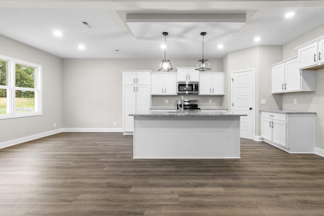 kitchen with a sink, recessed lighting, visible vents, and stainless steel appliances