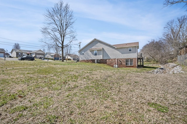 view of yard featuring a residential view