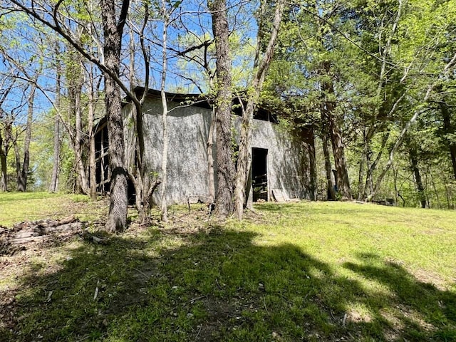 exterior space with an outbuilding