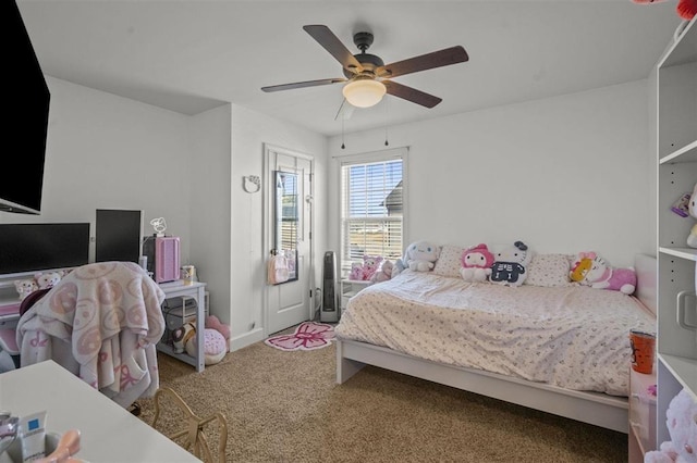 bedroom featuring carpet and a ceiling fan