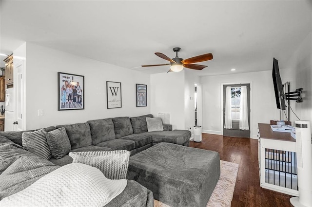 living room featuring visible vents, dark wood finished floors, recessed lighting, baseboards, and ceiling fan