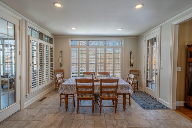 dining area featuring crown molding, recessed lighting, visible vents, and baseboards