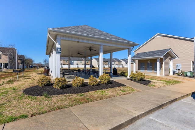 view of property's community featuring a residential view