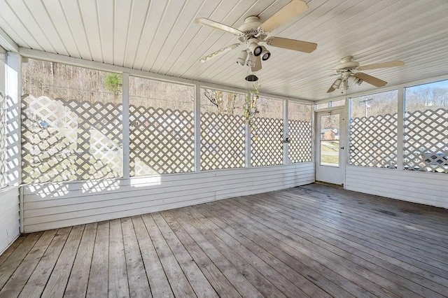 478 S Grundy Quarles Hwy, Gainesboro, TN 38562 - unfurnished sunroom featuring a ceiling fan