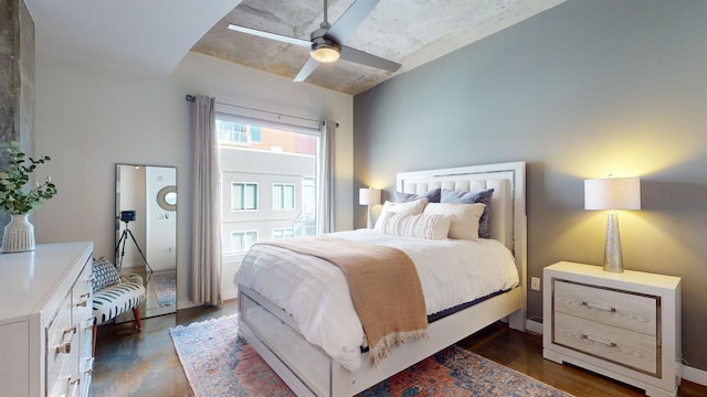 bedroom featuring a ceiling fan