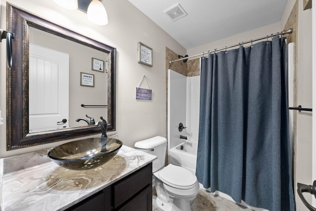 full bathroom with shower / bath combo with shower curtain, visible vents, toilet, and vanity