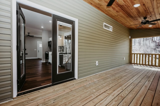 deck with a ceiling fan