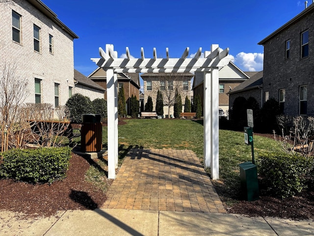 view of yard featuring a pergola