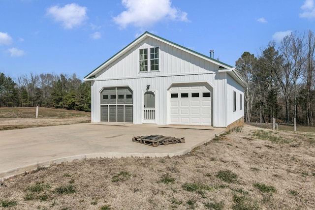 view of detached garage