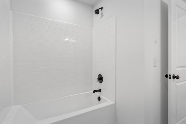 bathroom featuring shower / tub combination