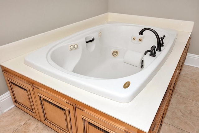 room details with a jetted tub