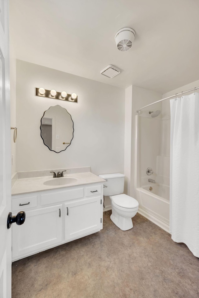 full bath with vanity, toilet, and shower / tub combo with curtain