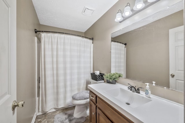 full bathroom with visible vents, toilet, curtained shower, a textured ceiling, and vanity