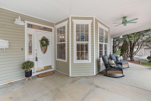 property entrance with covered porch and a ceiling fan