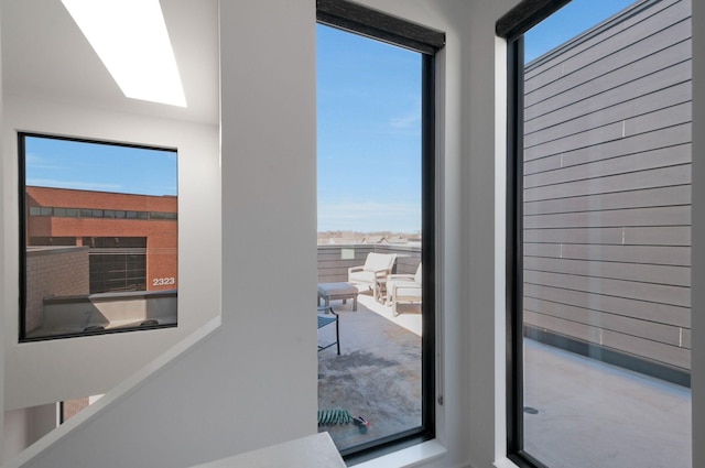 entryway featuring a healthy amount of sunlight