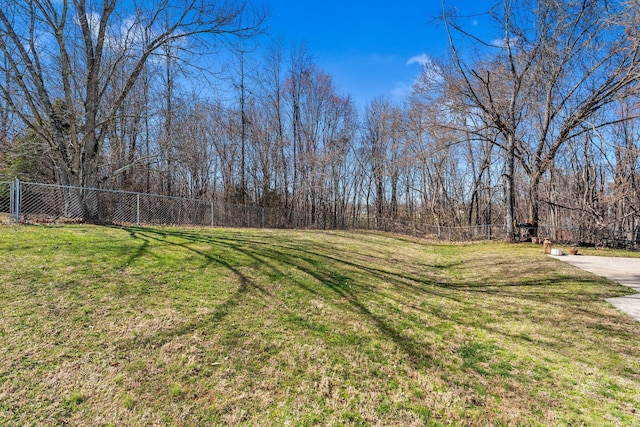 view of yard featuring fence