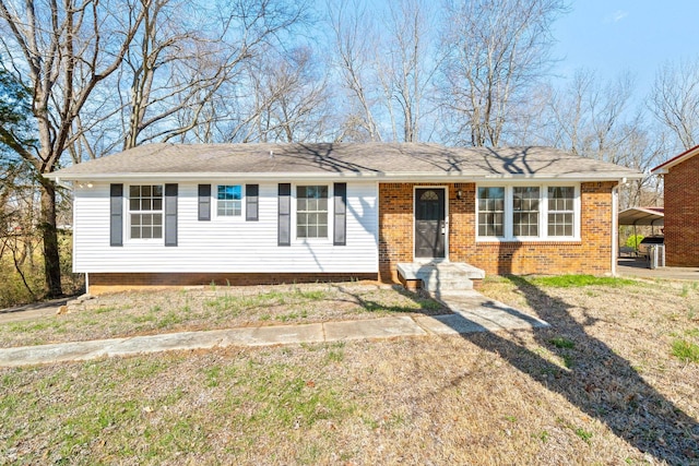 view of front of house featuring a shingled roof