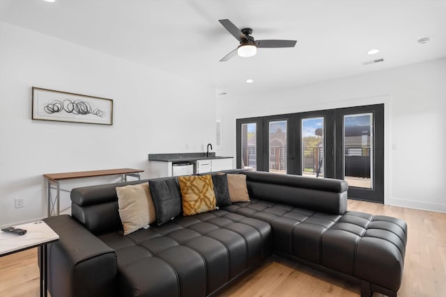 3018 Indiana Ave, Nashville, TN 37209 - living area featuring light wood-style floors, a ceiling fan, and recessed lighting