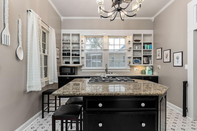 kitchen featuring open shelves, dark cabinets, black microwave, and crown molding